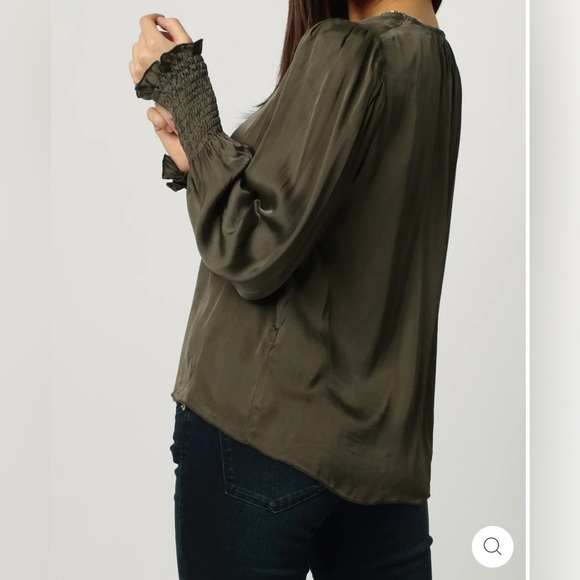 DEAR JOHN Amelia Ruched Long Sleeve Top Army Green (Cypress) SMALL Drawstring - Picture 1 of 9